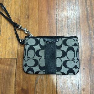Coach wristlet in black